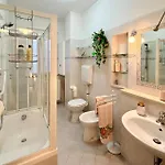 公寓 3 Bedroom Awesome In Peglio (Pesaro and Urbino)