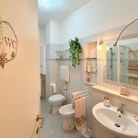 Nice Apartment In Peglio With Wifi شقة *