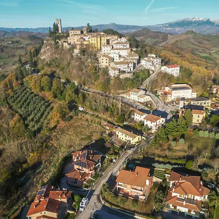 Nice Apartment In Peglio With Wifi شقة